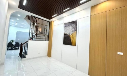 Bán nhà Hoàng Mai Oto oto 7 chỗ đỗ cổng kinh doanh sầm uất giá 7 tỷ
