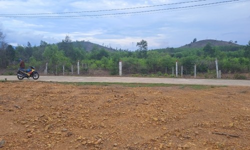 Chính chủ cần bán sỉ lô đất full thổ cư tách được 3 lô tại Khánh